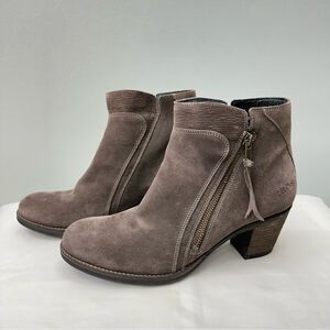 Taos Dillie leather‎ suede grey booties women's 11.